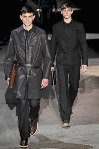 Louis Vuitton / - 2011-2012